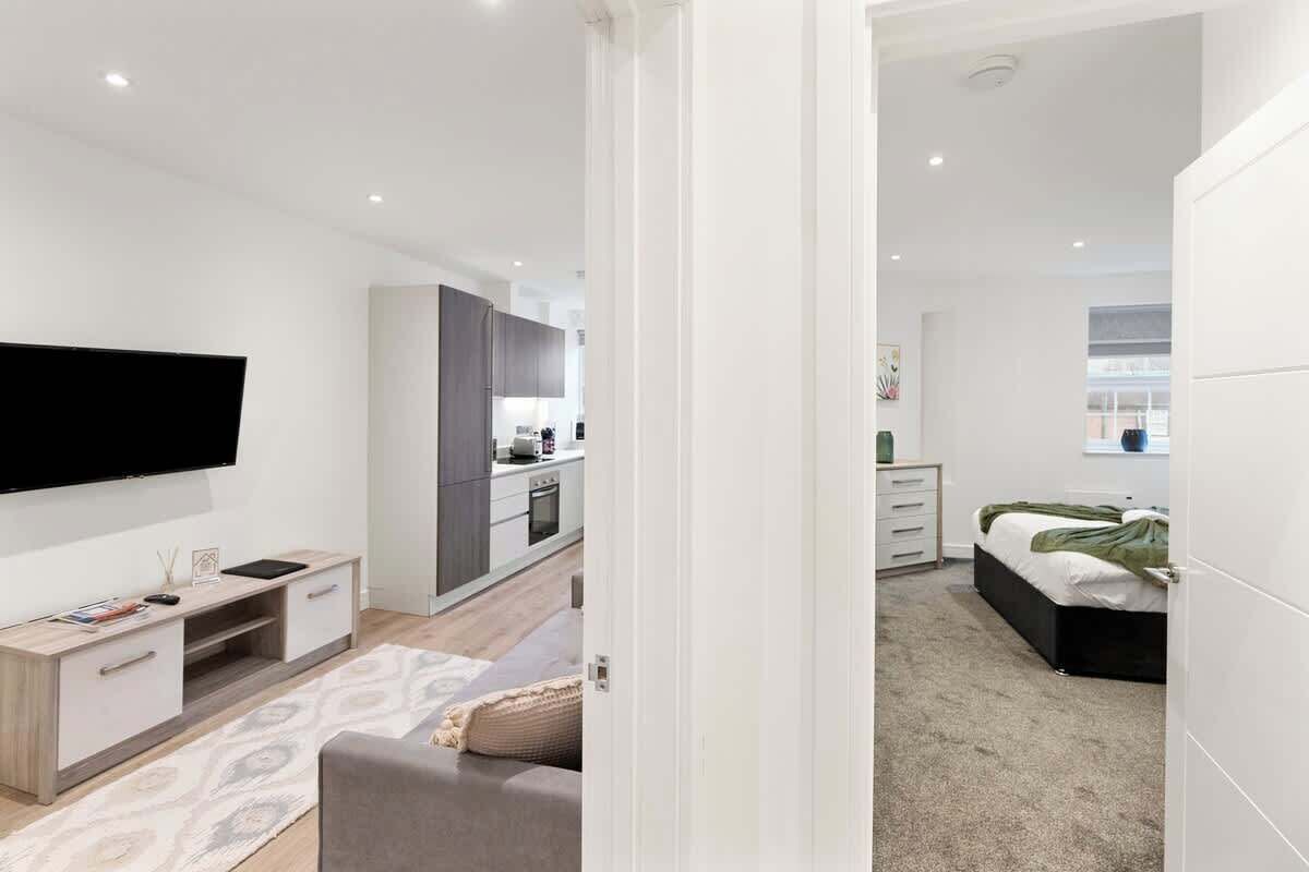 5 bedrooms, iron/ironing board, travel cot, WiFi