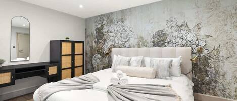 Iron/ironing board, travel cot, WiFi, bed sheets