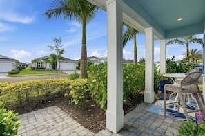 Outdoor dining - Luxury Fully Furnished Lakefront Retreat in Beautiful Babcock Ranch Florida (Punta Gorda)