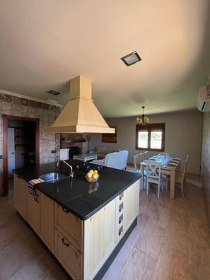 Interior - Spacious Holiday Chalet in Puerto Real – Cádiz (Puerto Real)