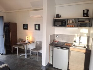 Private kitchen - Vrbo Property (Le Gosier)