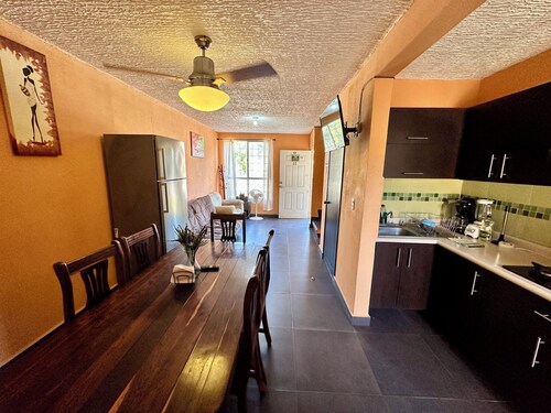 3-bedroom house in safe condo with AC and great views in Acapulco de Juárez