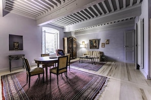 Interior - Tour Est Vacation Rental at Château de Vachères. (Montclar-sur-Gervanne)
