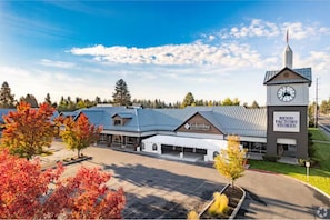 Exterior - Bright 3-Bedroom Bend Retreat with AC, Large Yard Near Downtown and Old Mill (Bend)