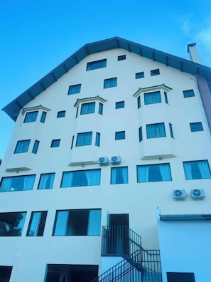 Fachada da propriedade