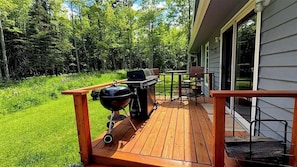 Outdoor dining - Middle Road Retreat On Madeline Island (La Pointe)