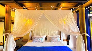 Laptop workspace, free WiFi, bed sheets