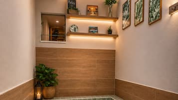 Private spa tub