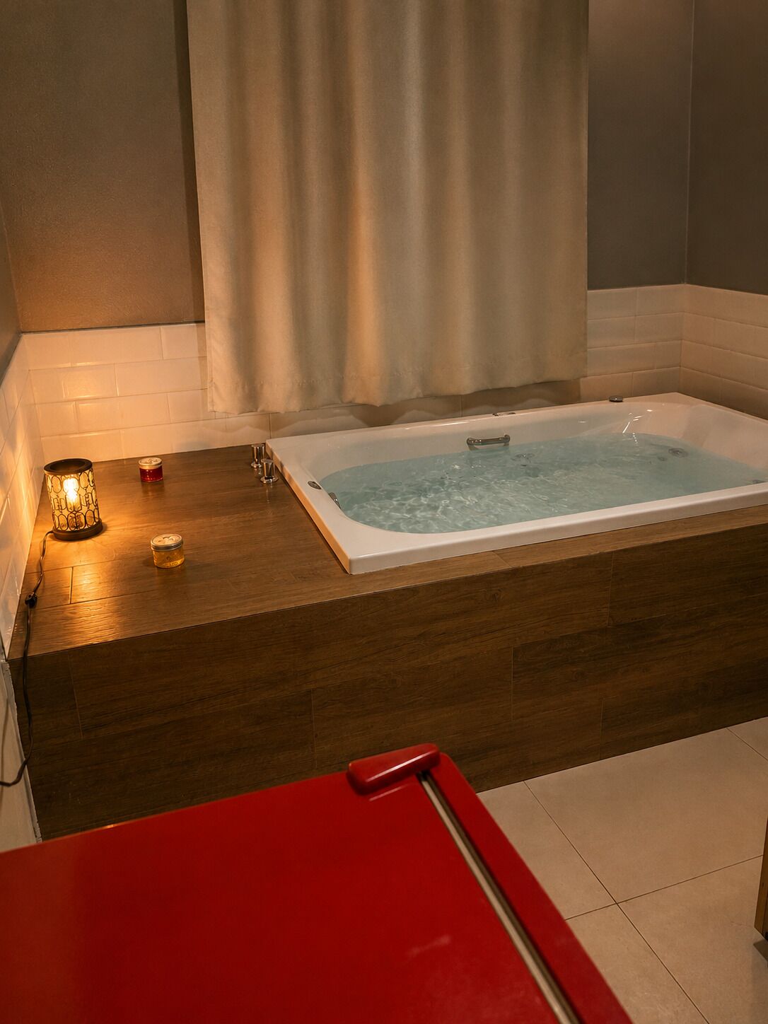 Private spa tub