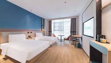 Superior Twin Room, City View | Desk, laptop workspace, free WiFi