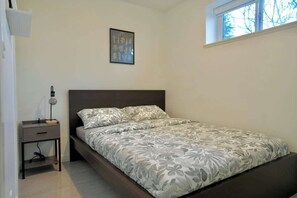 WiFi, bed sheets