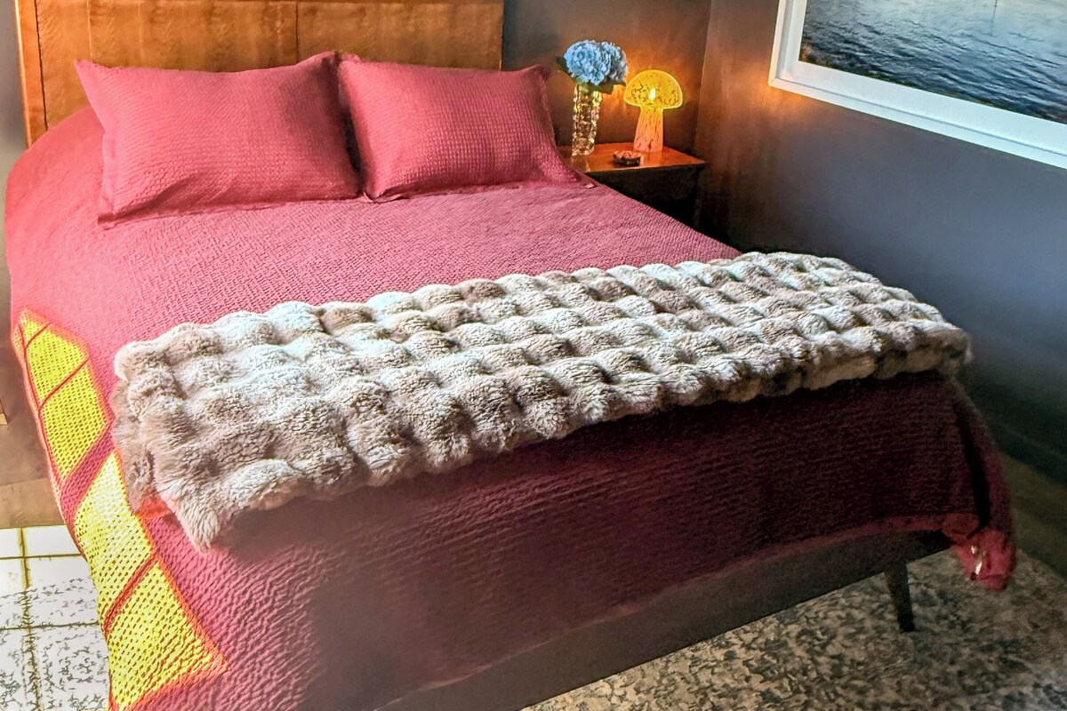 Habitación, 1 cama de matrimonio, baño compartido, vistas a la montaña | Wifi gratis