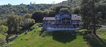 Mountain Daddies Bed & Breakfast