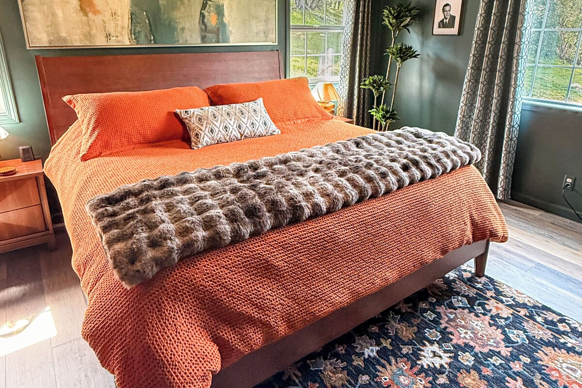 Habitación, 1 cama de matrimonio grande, baño compartido, vistas a la montaña | Wifi gratis