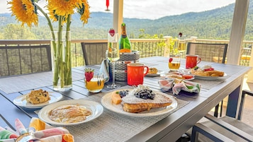 Free daily cooked-to-order breakfast