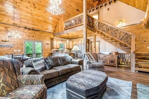 Fernseher, Kamin, Tischfußball, Arbeitsbereiche