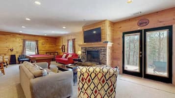 TV, fireplace, DVD player, stereo