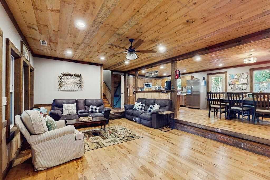 TV, fireplace, offices