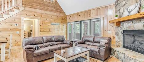 TV, fireplace, offices