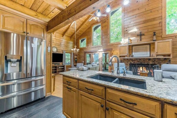 Interior - Nana's Nest Getaways (Blue Ridge)