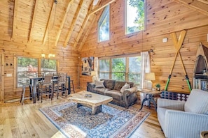 Fernseher, Kamin, Videospiele, Stereoanlage