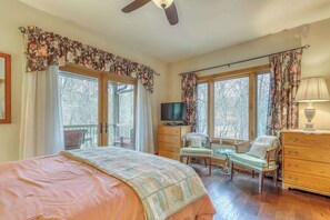 Iron/ironing board, WiFi, bed sheets - Wildwood River Retreat (Mineral Bluff)
