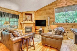 Fernseher, Kamin, DVD-Player, Arbeitsbereiche