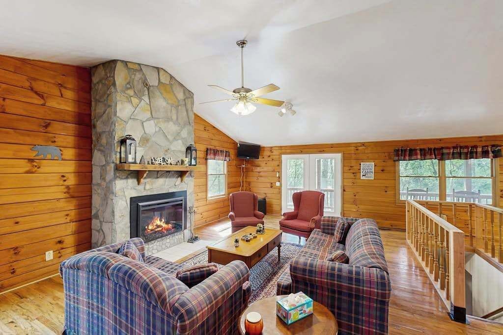 Bear Paw Cabin Retreat - Dillard, GA