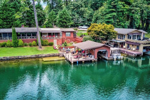 On The Lake Stay Now