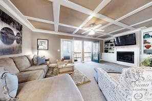 Fernseher, Kamin, DVD-Player, Arbeitsbereiche