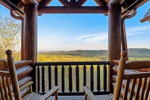 Property grounds - Majestic Lodge Retreat (Morganton)