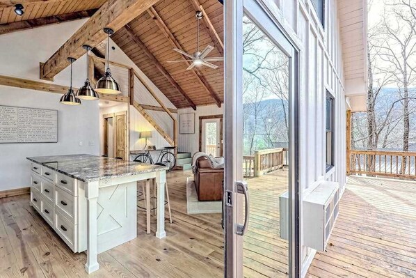 Interior - The Treehouse at the Rise Retreat (Blairsville)
