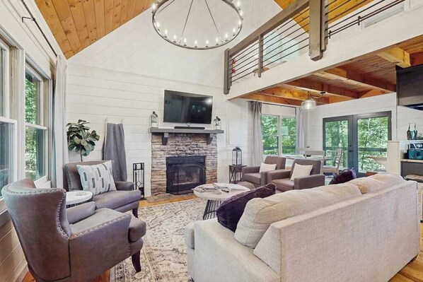 TV, fireplace, offices - Then Sings My Soul Stay (Blue Ridge)