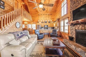 TV, fireplace, DVD player, offices - Under The Stars Stay (Blue Ridge)