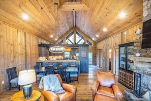 Interior - Whiskey Mountain Cabin (Blue Ridge)