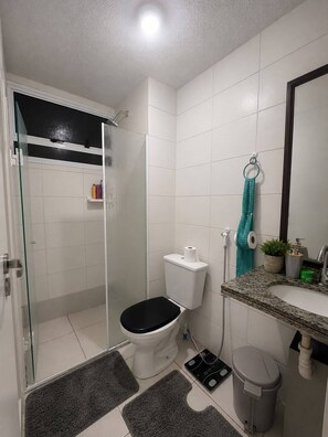Shower - 2-bedroom apartment | Rock in Rio | Arena Farmasi | Rio Centro | Espaço Hall (Rio de Janeiro)