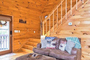 Fernseher, Kamin, Videospiele, Arbeitsbereiche