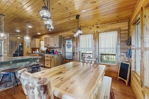 Dining - Starry Skies and Fireflies (Ellijay)