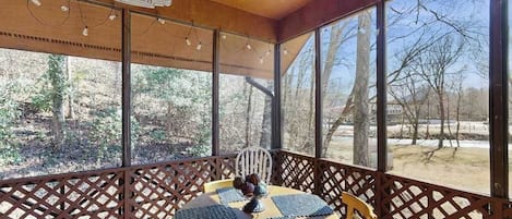 Outdoor dining