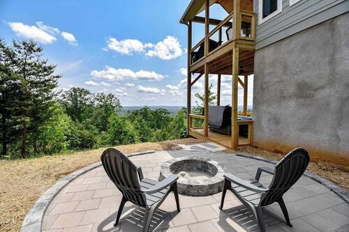 Mountain Ridge Retreat