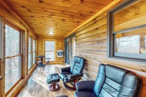 Interior - Misty Mountain Retreat (Rabun Gap)