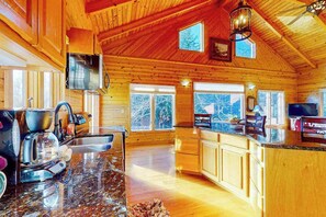 Coffee/tea maker, fridge, microwave, oven