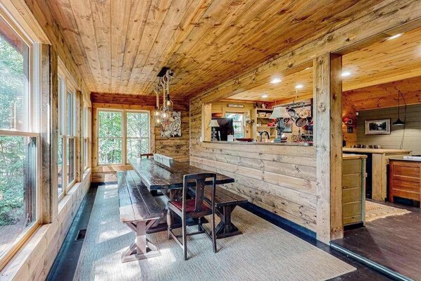 Dining - It's a Wonderful Life (Sautee Nacoochee)