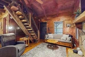 Fernseher, Kamin, Arbeitsbereiche