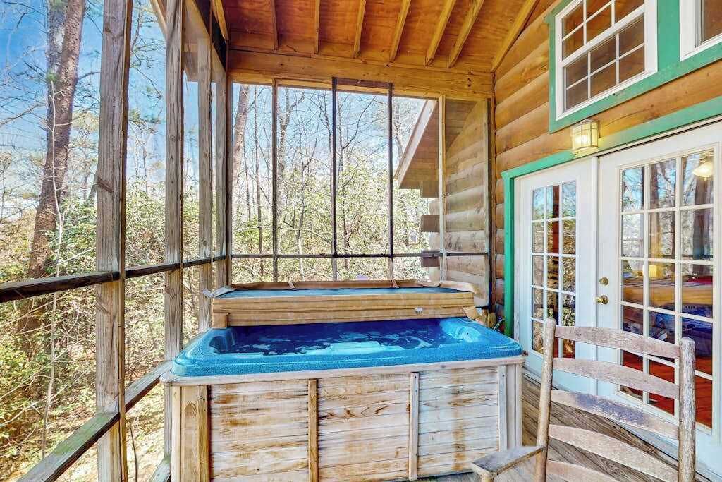 Indoor spa tub
