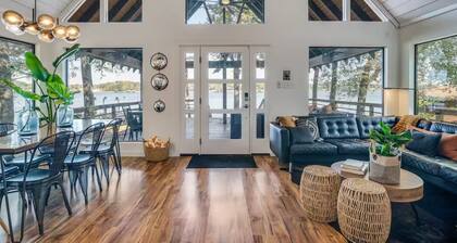 Lakefront modern cabin with sunset views