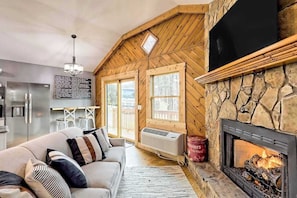 Fernseher, Kamin, Arbeitsbereiche
