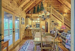 Interior - Sunset Valley Getaway (Ellijay)