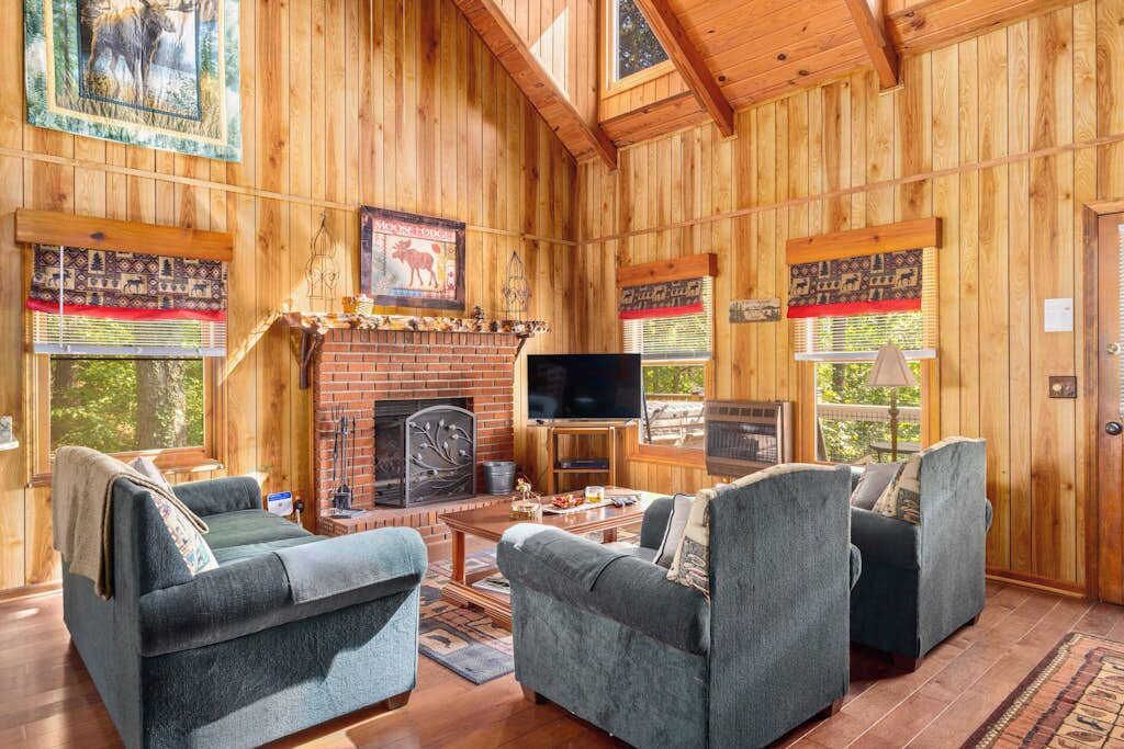 The Grey Moose Getaway - Blairsville, GA