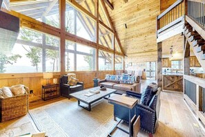 TV, fireplace, table football, offices - Liberty Call Getaway (Blue Ridge)